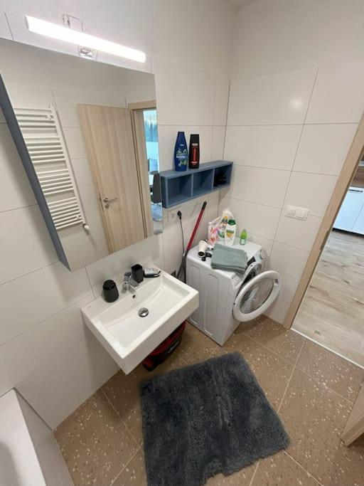 Modern Aparment In Moruse Compex With Free Parking * Pozsony